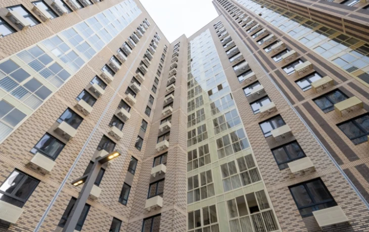 Более 600 семей переехали в первый дом по реновации в районе Алтуфьевский