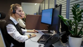 Владимир Ефимов: более 44 тысяч обращений обработали специалисты ЕКЦ в 2025 году