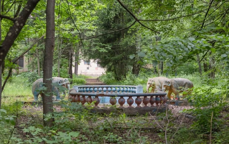 Историческое здание со скульптурами слонов в районе Щукино ждет реставрация