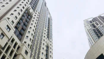 В корпусах проблемного ЖК «Академ Палас» смонтировали оконечные системы трубопровода водоснабжения