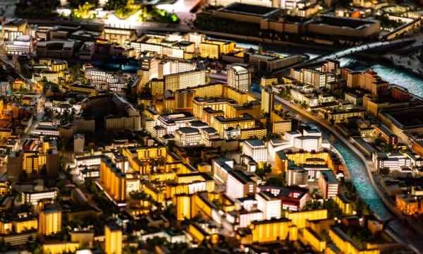 Юные москвичи создают макет школы будущего на мастер-классах в градостроительной мастерской