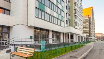 Более 30 помещений на первых этажах ЖК по реновации в Бабушкинском районе заняты социально-бытовыми объектами