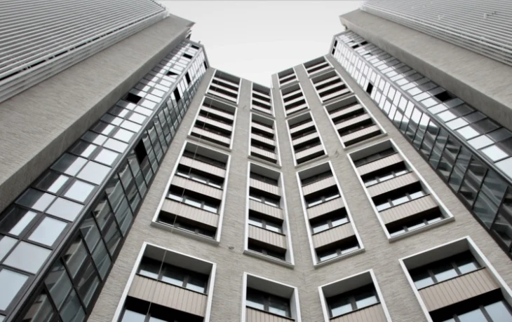 В паркинге проблемного ЖК «Квартал Триумфальный» началось нанесение разметки