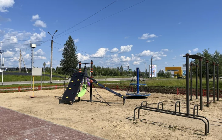 Новые игровые конструкции появились в «Детском городке» в Синдоре