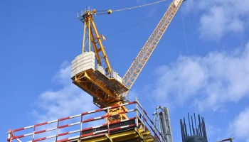 Владимир Ефимов: в Краснопахорском районе по проекту КРТ построят индивидуальное жилье и спортивные объекты