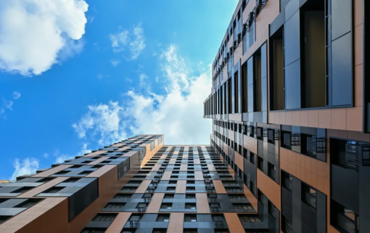 Почти 400 горожан оформили документы на квартиры в новостройке по реновации в Черёмушках