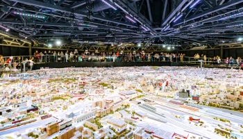 День Государственного флага России отпразднуют в павильоне «Макет Москвы»