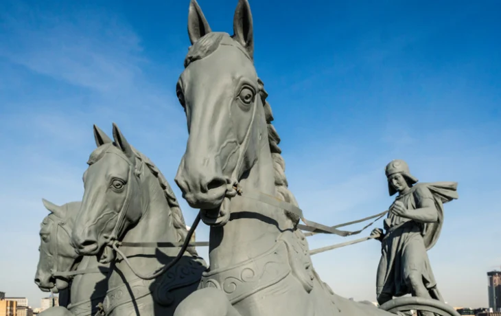 Завершена реставрация квадриги и конных скульптур Центрального Московского ипподрома – мэр Завершена реставрация квадриги и конных скульптур Центрального Московского ипподрома – мэр