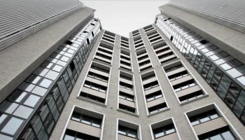 В паркинге проблемного ЖК «Квартал Триумфальный» началось покрытие полов полимером