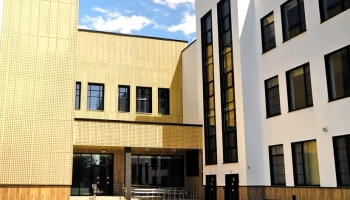 Два образовательных комплекса, школу и три детсада построили в ТиНАО с января по июль