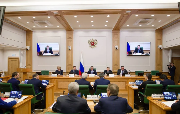 Вопросы повышения эффективности управления многоквартирными домами обсудили на парламентских слушаниях в Совете Федерации