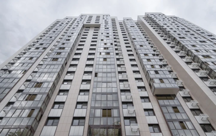 Порядка 390 участников реновации оформили документы на квартиры в доме на Базовской улице