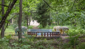 Историческое здание со скульптурами слонов в районе Щукино ждет реставрация