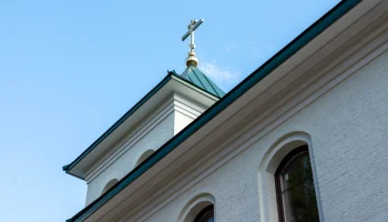 Завершается отделка фасадов храма Александра Свирского на Гаражной улице