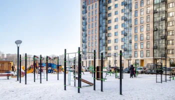Более 90 зон отдыха обустроили у новых домов по реновации в 2024 году