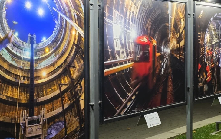 Фотовыставка в честь Дня метростроителя открылась на Тверском бульваре