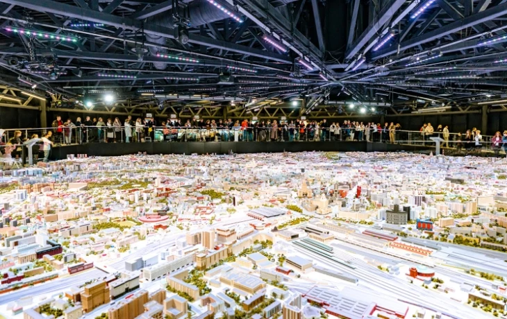 День Государственного флага России отпразднуют в павильоне «Макет Москвы»