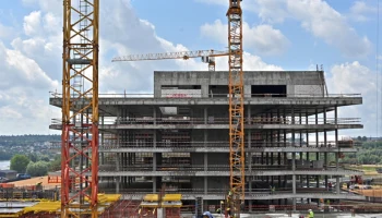 Владимир Ефимов: в 2025 году экспертиза строительных проектов позволила сэкономить более 100 миллиардов рублей