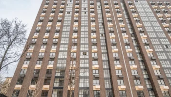 Свыше 90 семей переехали в новостройку по реновации в районе Измайлово