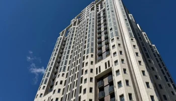 В проблемном ЖК «Академ Палас» завершилась установка эскалаторов