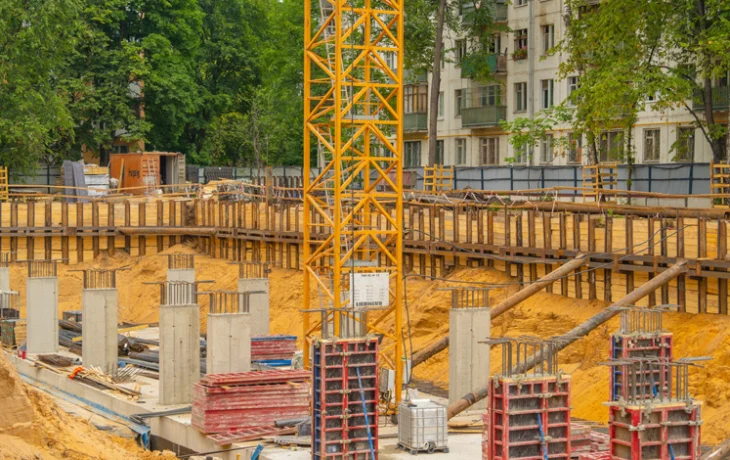 Началась разработка котлована для строительства дома по реновации в Черёмушках