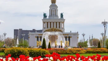 Более 100 студентов побывали на экскурсиях в павильоне № 1 «Центральный» на ВДНХ