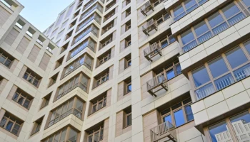 Жильцы 16 домов завершили оформление документов на квартиры по реновации в августе