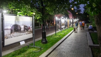 Фотовыставка «Свет и тень московского метро» открылась на Тверском бульваре