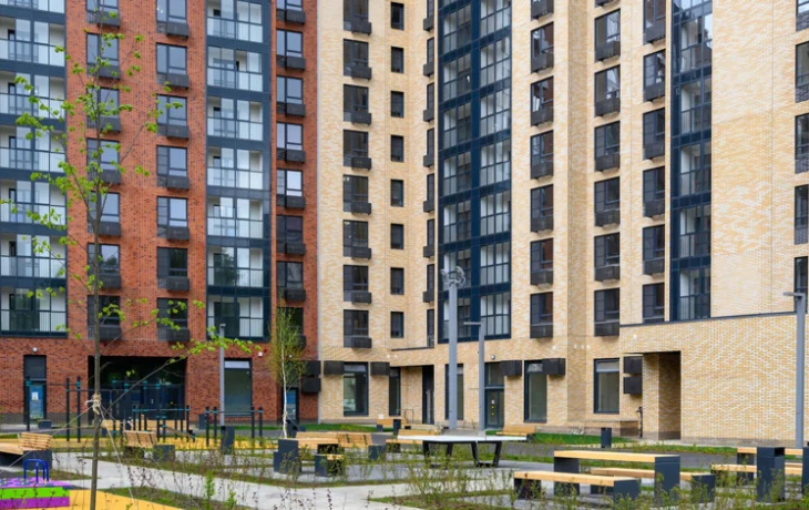 Заключены первые договоры на жилье по реновации в новом доме на улице Краснодонская Заключены первые договоры на жилье по реновации в новом доме на улице Краснодонская