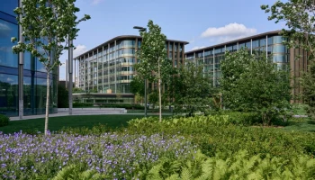 Новые здания административно-торгового комплекса возвели в районе Можайский