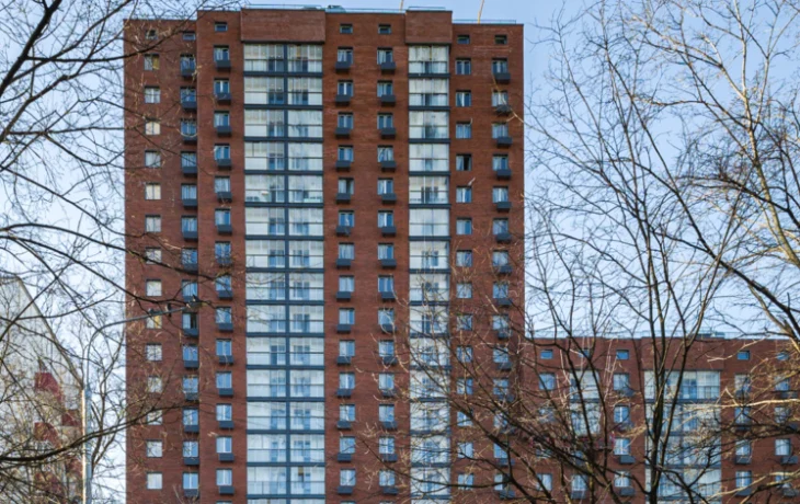 Свыше 50 семей переехали в новостройку по реновации на улице Артюхиной Свыше 50 семей переехали в новостройку по реновации на улице Артюхиной