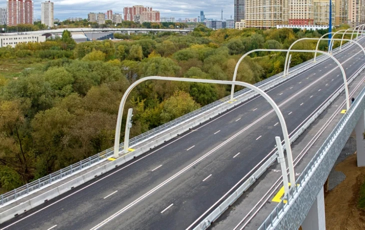 Более 6 км дорог построили и реконструировали при продлении Мосфильмовской улицы