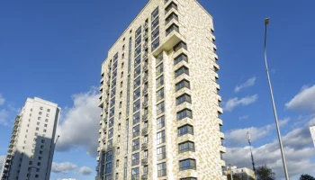Почти 150 москвичей начали переезд в новостройку по реновации в районе Лосиноостровский
