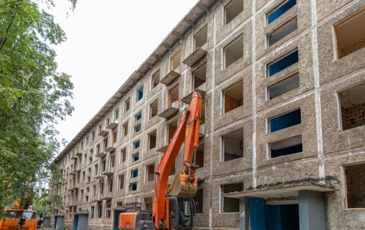 В районе Перово по технологии «умного сноса» демонтировали 10 старых домов в рамках реновации