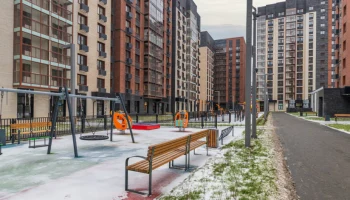 Более 130 семей переехали в новостройку по программе реновации на улице Лобачевского