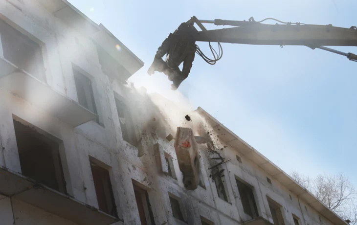 Более 850 старых домов демонтировали в столице по программе реновации