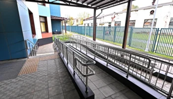 Около 1,8 тыс. маломобильных москвичей и членов их семей получили адаптированное жилье по реновации