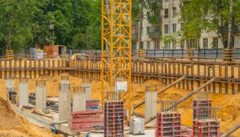 Началась разработка котлована для строительства дома по реновации в Черёмушках