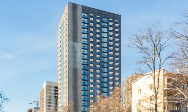 Четыре дома по программе реновации построили в Зюзине и Черемушках