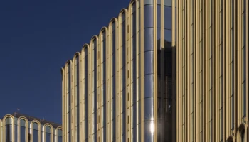 Деловой комплекс из трех корпусов возвели вблизи станции метро «Белорусская»