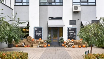 Более 1,8 тыс. нежилых помещений оборудовали на первых этажах новостроек по реновации со старта программы &ndash; мэр