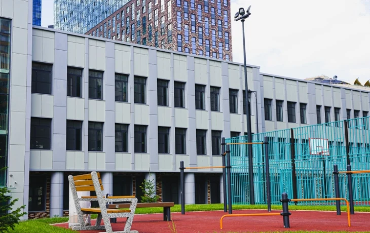 Завершено строительство учебного корпуса на 400 мест в Причальном проезде