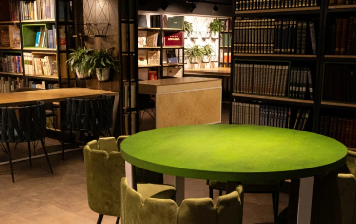 Роман «Тебя все ждут» обсудят в Библиотеке архитекторов и урбанистов Роман «Тебя все ждут» обсудят в Библиотеке архитекторов и урбанистов