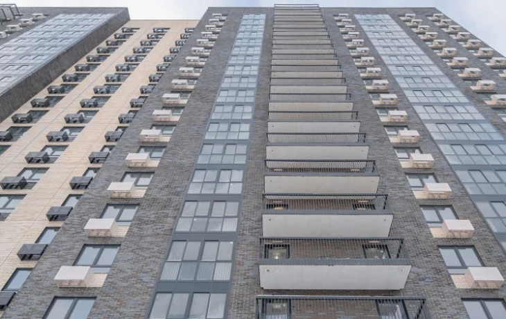 На Стартовой улице началось возведение новостройки для реализации программы реновации