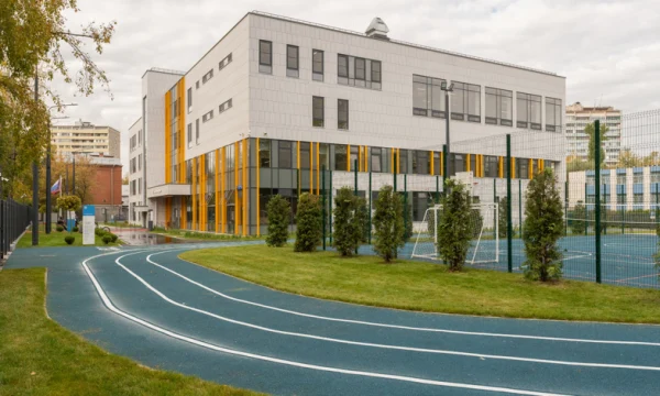 Владимир Ефимов: в 2025 году на западе столицы возвели восемь школ и детских садов Владимир Ефимов: в 2025 году на западе столицы возвели восемь школ и детских садов