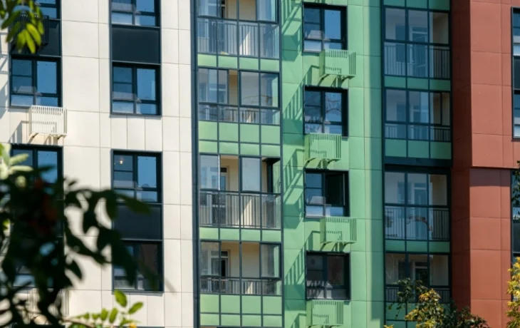 Свыше 11,8 тыс. москвичей получили новое жилье по реновации в СЗАО