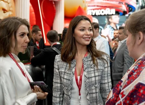 Конкуренция компаний сменяется конкуренцией сред для развития людей Конкуренция компаний сменяется конкуренцией сред для развития людей