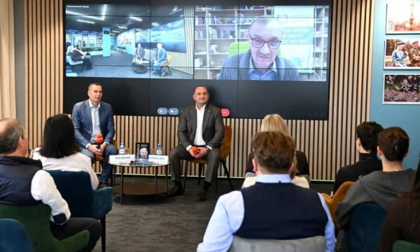 В редакции «Комсомольской правды» представили книгу «Хроники космической гавани» о первых часах Гага В редакции «Комсомольской правды» представили книгу «Хроники космической гавани» о первых часах Гага