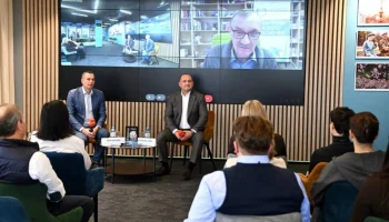 В редакции «Комсомольской правды» представили книгу «Хроники космической гавани» о первых часах Гага В редакции «Комсомольской правды» представили книгу «Хроники космической гавани» о первых часах Гага