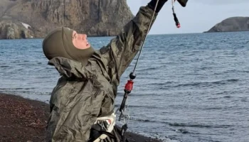 Рекордная кайт‑сессия на Уэйлер Бей Александр Кузьмин преодолел суровые воды Deception Island